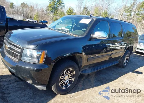 2010 Chevrolet Suburban 1500 Ls из США, поврежденный, VIN 1GNUKHE39AR250385